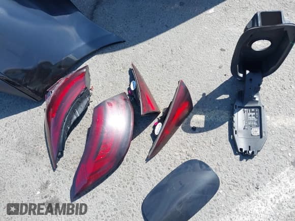 ✅ 2020 Mercedes-Benz CLS 53 S AMG • VIN: WDD2J6BB9LA049676 • Lot: 42510549. Listed on IAAI with 85,952 mi. Free auction sales archive from the USA and detailed vehicle history report at DreamBid. Image 18.