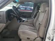 ✅ 2006 Chevrolet Suburban LS • VIN: 3GNEC16Z36G116037 • Лот: 56738665. Опубликован ранее на Copart с пробегом 212 540 миль. Бесплатный доступ к архиву аукционных продаж из США и подробный отчёт об истории автомобиля на DreamBid. Изображение 7.