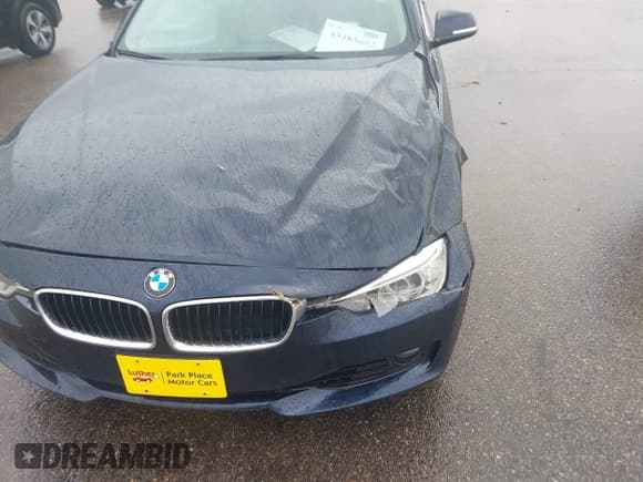 ✅ 2015 BMW 3 Series 335i xDrive • VIN: WBA3B9G51FNR94616 • Lot: 43485662. Wystawiony na IAAI z przebiegiem Nie podano. Bezpłatny archiwum sprzedaży aukcyjnych z USA i szczegółowy raport historii pojazdu na DreamBid. Zdjęcie 6.