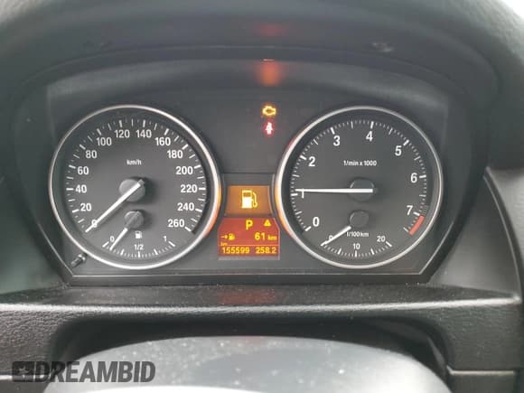 ✅ 2015 BMW X1 xDrive28i • VIN: WBAVL1C53FVY28272 • Лот: 67999005. Опубликован ранее на Copart с пробегом 155 599 миль. Бесплатный доступ к архиву аукционных продаж из США и подробный отчёт об истории автомобиля на DreamBid. Изображение 9.