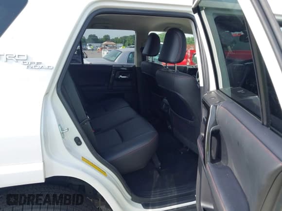 ✅ 2021 Toyota 4Runner TRD Off Road Premium • VIN: JTERU5JR6M5852122 • Lot: 42741232. Listed on IAAI with 54,953 mi. Free auction sales archive from the USA and detailed vehicle history report at DreamBid. Image 8.