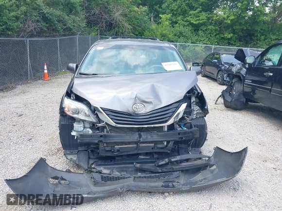 ✅ 2011 Toyota Sienna LE AAS • VIN: 5TDKK3DC1BS045280 • Lot: 42389241. Listed on IAAI with 165,653 mi. Free auction sales archive from the USA and detailed vehicle history report at DreamBid. Image 13.