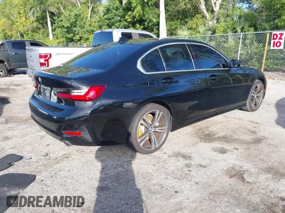 ✅ 2020 BMW 3 Series 330i • VIN: 3MW5R1J02L8B34239 • Lot: 43636215. Listed on IAAI with 54,695 mi. Free auction sales archive from the USA and detailed vehicle history report at DreamBid. Image 4.