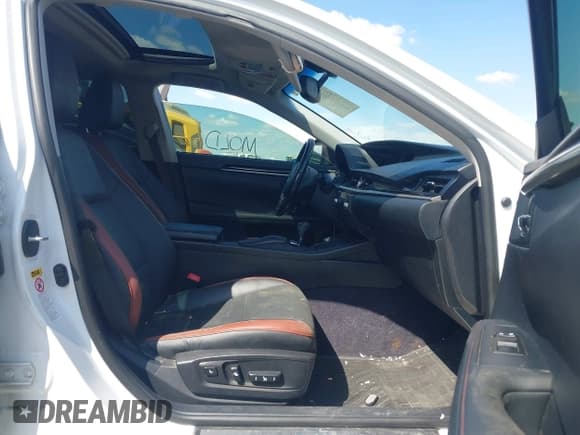 ✅ 2015 Lexus ES 330 • VIN: JTHBK1GGXF2188906 • Лот: 43206879. Опубликован ранее на IAAI с пробегом 123 121 миль. Бесплатный доступ к архиву аукционных продаж из США и подробный отчёт об истории автомобиля на DreamBid. Изображение 5.