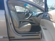 ✅ 2015 Lincoln MKZ • VIN: 3LN6L2J96FR612623 • Lot: 43190812. Wystawiony na IAAI z przebiegiem 181 428 mil. Bezpłatny archiwum sprzedaży aukcyjnych z USA i szczegółowy raport historii pojazdu na DreamBid. Zdjęcie 5.