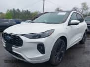 ✅ 2024 Ford Escape ST-Line Elite • VIN: 1FMCU9PA0RUA88473 • Lot: 42144927. Wystawiony na IAAI z przebiegiem 9 029 mil. Bezpłatny archiwum sprzedaży aukcyjnych z USA i szczegółowy raport historii pojazdu na DreamBid. Zdjęcie 18.