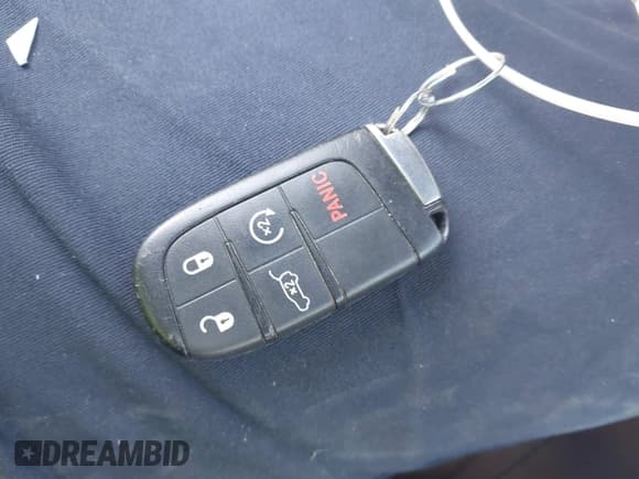 ✅ 2018 Jeep Grand Cherokee Laredo E • VIN: 1C4RJFAG9JC249352 • Lot: 43183145. Wystawiony na IAAI z przebiegiem 135 363 mil. Bezpłatny archiwum sprzedaży aukcyjnych z USA i szczegółowy raport historii pojazdu na DreamBid. Zdjęcie 11.