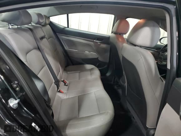 ✅ 2017 Hyundai Elantra SE • VIN: KMHD84LF3HU355133 • Lot: 86807725. Wystawiony na Copart z przebiegiem 114 578 mil. Bezpłatny archiwum sprzedaży aukcyjnych z USA i szczegółowy raport historii pojazdu na DreamBid. Zdjęcie 10.