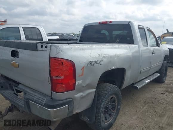 ✅ 2011 Chevrolet Silverado 2500HD LT • VIN: 1GC2KXCG4BZ314530 • Lot: 43730151. Wystawiony na IAAI z przebiegiem 245 803 mil. Bezpłatny archiwum sprzedaży aukcyjnych z USA i szczegółowy raport historii pojazdu na DreamBid. Zdjęcie 4.