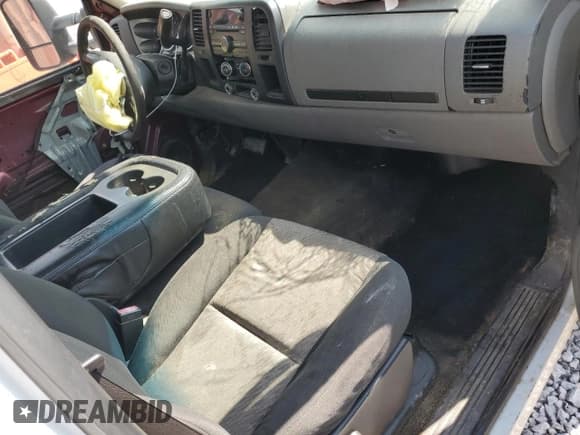 ✅ 2007 Chevrolet Silverado 2500HD Work Truck • VIN: 1GCHC24K27E520134 • Лот: 56055915. Опубликован ранее на Copart с пробегом 345 790 миль. Бесплатный доступ к архиву аукционных продаж из США и подробный отчёт об истории автомобиля на DreamBid. Изображение 8.