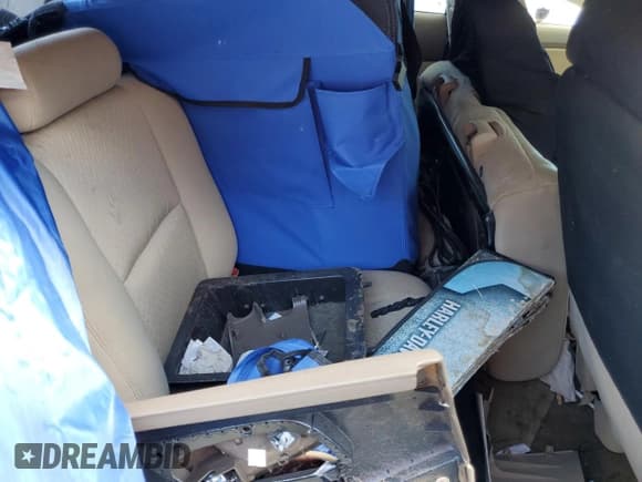 ✅ 2013 Chevrolet Avalanche LS • VIN: 3GNMCEE01DG379467 • Lot: 67976585. Listed on Copart with Not provided. Free auction sales archive from the USA and detailed vehicle history report at DreamBid. Image 10.