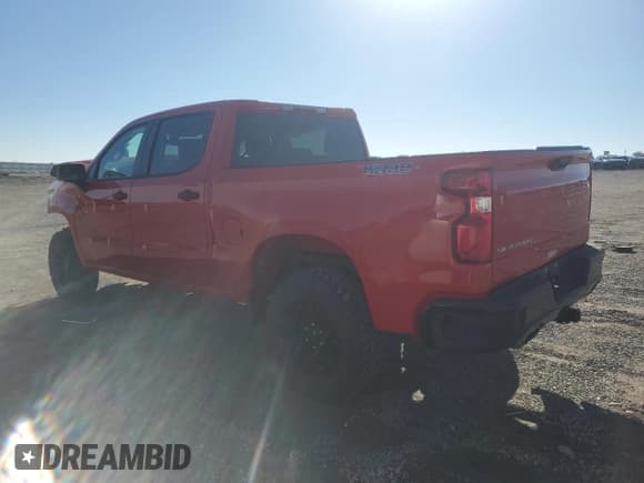 ✅ 2020 Chevrolet Silverado 1500 Custom Trail Boss • VIN: 1GCPYCEF2LZ112174 • Lot: 90975235. Wystawiony na Copart z przebiegiem 88 278 mil. Bezpłatny archiwum sprzedaży aukcyjnych z USA i szczegółowy raport historii pojazdu na DreamBid. Zdjęcie 2.