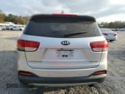 ✅ 2017 Kia Sorento EX • VIN: 5XYPH4A18HG189606 • Lot: 93015575. Wystawiony na Copart z przebiegiem 151 012 mil. Bezpłatny archiwum sprzedaży aukcyjnych z USA i szczegółowy raport historii pojazdu na DreamBid. Zdjęcie 6.