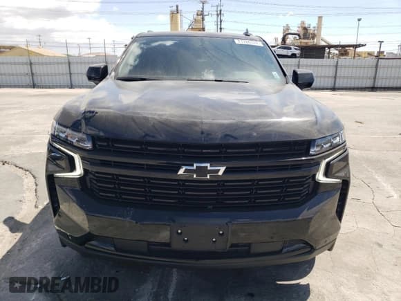 ✅ 2023 Chevrolet Suburban RST • VIN: 1GNSCEKD7PR187831 • Lot: 71786524. Wystawiony na Copart z przebiegiem 42 507 mil. Bezpłatny archiwum sprzedaży aukcyjnych z USA i szczegółowy raport historii pojazdu na DreamBid. Zdjęcie 5.