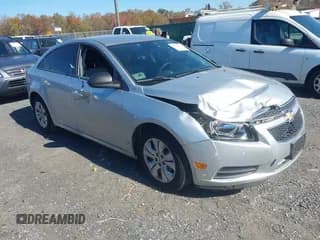 ✅ 2014 Chevrolet Cruze LS • VIN: 1G1PA5SG7E7358593 • Лот: 43521732. Опубликован ранее на IAAI с пробегом 95 574 миль. Бесплатный доступ к архиву аукционных продаж из США и подробный отчёт об истории автомобиля на DreamBid. Изображение 1.