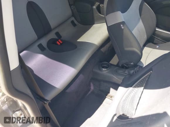 ✅ 2004 MINI Hardtop S • VIN: WMWRE33444TD89531 • Lot: 42541724. Listed on IAAI with 208,827 mi. Free auction sales archive from the USA and detailed vehicle history report at DreamBid. Image 8.