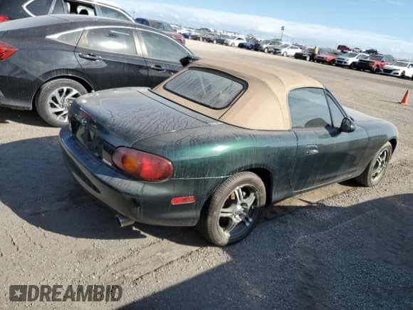 ✅ 1999 Mazda MX-5 Miata • VIN: JM1NB3536X0112039 • Lot: 76167214. Wystawiony na Copart z przebiegiem Nie podano. Bezpłatny archiwum sprzedaży aukcyjnych z USA i szczegółowy raport historii pojazdu na DreamBid. Zdjęcie 3.