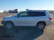 ✅ 2010 Toyota Highlander SE • VIN: 5TDJK3EH3AS033460 • Lot: 43535109. Listed on IAAI with 180,780 mi. Free auction sales archive from the USA and detailed vehicle history report at DreamBid. Image 15.