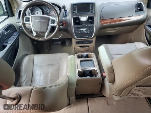 ✅ 2011 Chrysler Town & Country Touring L • VIN: 2A4RR8DG3BR683687 • Lot: 91167425. Listed on Copart with 188,036 mi. Free auction sales archive from the USA and detailed vehicle history report at DreamBid. Image 8.