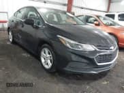 ✅ 2018 Chevrolet Cruze LT • VIN: 1G1BE5SMXJ7229309 • Lot: 43327986. Wystawiony na IAAI z przebiegiem 98 751 mil. Bezpłatny archiwum sprzedaży aukcyjnych z USA i szczegółowy raport historii pojazdu na DreamBid. Zdjęcie 1.
