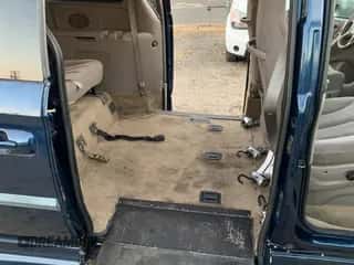 2002 Dodge Caravan Sport с VIN 2B4GP443X2R567831, выставлен на аукционе Copart как лот 74638684 с пробегом 98 612 миль миль и Чистый • Clean title. История ставок и продаж доступна на DreamBid. Изображение 6.