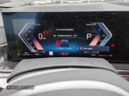 ✅ 2025 BMW X6 xDrive40i • VIN: 5UX33EX04S9Z06883 • Лот: 67285815. Опубликован ранее на Copart с пробегом 1 389 миль. Бесплатный доступ к архиву аукционных продаж из США и подробный отчёт об истории автомобиля на DreamBid. Изображение 9.