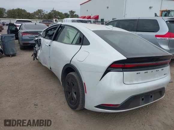 2024 Toyota Prius LE с VIN JTDACAAU3R3028535, выставлен на аукционе IAAI как лот 43487699 с пробегом 31 502 миль миль и . История ставок и продаж доступна на DreamBid. Изображение 3.