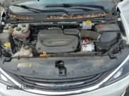 ✅ 2018 Chrysler Pacifica Hybrid Limited • VIN: 2C4RC1N75JR276272 • Lot: 86097935. Wystawiony na Copart z przebiegiem 102 557 mil. Bezpłatny archiwum sprzedaży aukcyjnych z USA i szczegółowy raport historii pojazdu na DreamBid. Zdjęcie 12.