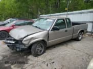 ✅ 2002 Chevrolet S-10 LS • VIN: 1GCCS19W528210280 • Лот: 52423155. Опубликован ранее на Copart с пробегом 108 460 миль. Бесплатный доступ к архиву аукционных продаж из США и подробный отчёт об истории автомобиля на DreamBid. Изображение 1.