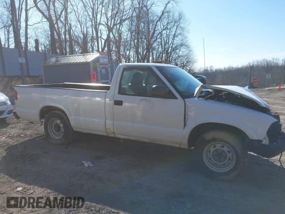 ✅ 2003 Chevrolet S-10 Work Truck • VIN: 1GCCS14X638238347 • Лот: 41709316. Опубликован ранее на IAAI с пробегом Не указан. Бесплатный доступ к архиву аукционных продаж из США и подробный отчёт об истории автомобиля на DreamBid. Изображение 14.