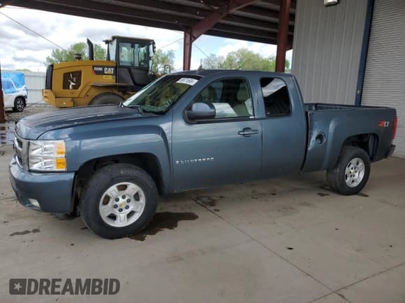✅ 2008 Chevrolet Silverado 1500 1LT • VIN: 2GCEK19J981223901 • Лот: 56971695. Опубликован ранее на Copart с пробегом 95 436 миль. Бесплатный доступ к архиву аукционных продаж из США и подробный отчёт об истории автомобиля на DreamBid. Изображение 1.