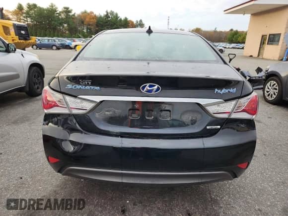 2013 Hyundai Sonata with VIN KMHEC4A45DA072393, listed as a Copart auction lot 82593085 with 146,590 mi miles and Clean title. Bid and sale history available at DreamBid. Image 6.