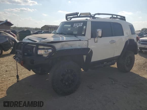✅ 2014 Toyota FJ Cruiser • VIN: JTEBU4BF4EK207407 • Лот: 70726875. Опубликован ранее на Copart с пробегом Не указан. Бесплатный доступ к архиву аукционных продаж из США и подробный отчёт об истории автомобиля на DreamBid. Изображение 1.