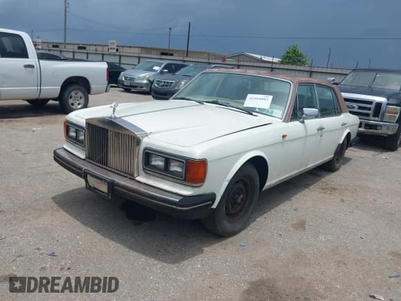✅ 1986 Rolls-Royce Silver Spur • VIN: SCAZN42A5GCX14809 • Lot: 42504885. Listed on IAAI with 40,330 mi. Free auction sales archive from the USA and detailed vehicle history report at DreamBid. Image 2.