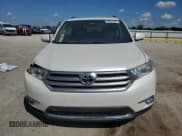 ✅ 2013 Toyota Highlander Limited • VIN: 5TDYK3EHXDS126477 • Лот: 69821945. Опубликован ранее на Copart с пробегом 73 778 миль. Бесплатный доступ к архиву аукционных продаж из США и подробный отчёт об истории автомобиля на DreamBid. Изображение 5.