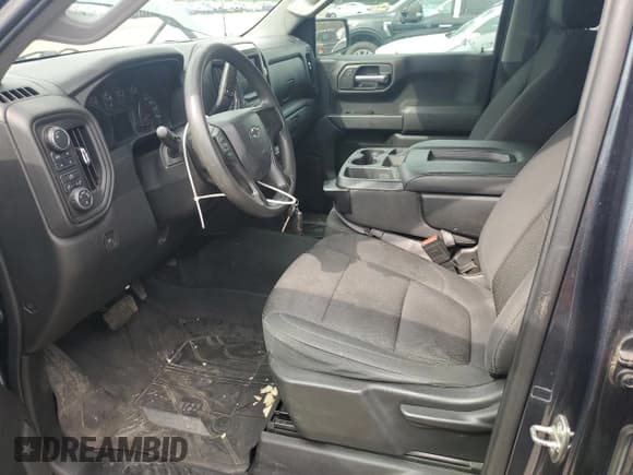 ✅ 2020 Chevrolet Silverado 1500 Custom Trail Boss • VIN: 1GCRYCEH0LZ256168 • Lot: 81438125. Wystawiony na Copart z przebiegiem 44 530 mil. Bezpłatny archiwum sprzedaży aukcyjnych z USA i szczegółowy raport historii pojazdu na DreamBid. Zdjęcie 7.