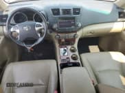 ✅ 2011 Toyota Highlander Limited • VIN: JTEDC3EH8B2003904 • Lot: 81115645. Listed on Copart with 142,085 mi. Free auction sales archive from the USA and detailed vehicle history report at DreamBid. Image 8.