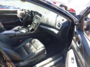 ✅ 2017 Nissan Maxima Platinum • VIN: 1N4AA6AP1HC402111 • Lot: 42319840. Wystawiony na IAAI z przebiegiem 124 150 mil. Bezpłatny archiwum sprzedaży aukcyjnych z USA i szczegółowy raport historii pojazdu na DreamBid. Zdjęcie 5.