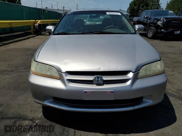 ✅ 1998 Honda Accord EX • VIN: 1HGCG1659WA031687 • Lot: 68924315. Listed on Copart with 198,888 mi. Free auction sales archive from the USA and detailed vehicle history report at DreamBid. Image 5.