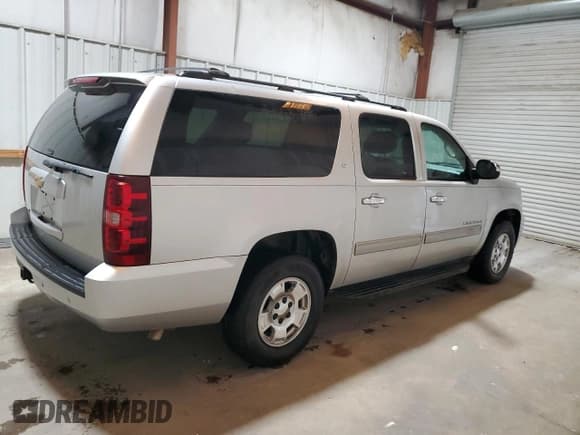 ✅ 2014 Chevrolet Suburban LT • VIN: 1GNSCJE05ER236491 • Lot: 70175244. Wystawiony na Copart z przebiegiem 216 369 mil. Bezpłatny archiwum sprzedaży aukcyjnych z USA i szczegółowy raport historii pojazdu na DreamBid. Zdjęcie 3.
