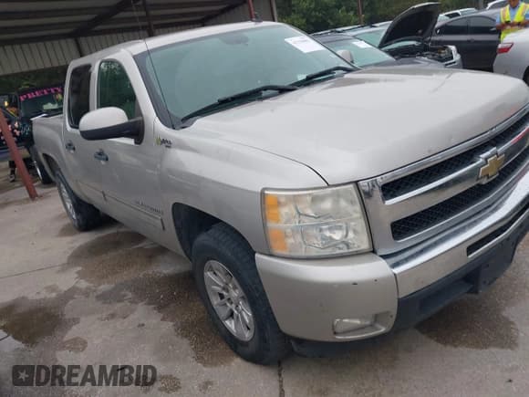 ✅ 2009 Chevrolet Silverado 1500 • VIN: 3GCFC13509G236722 • Lot: 43110882. Wystawiony na IAAI z przebiegiem 217 493 mil. Bezpłatny archiwum sprzedaży aukcyjnych z USA i szczegółowy raport historii pojazdu na DreamBid. Zdjęcie 1.