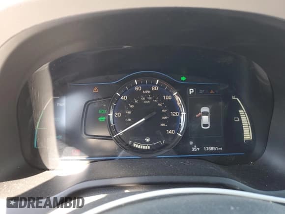 ✅ 2017 Hyundai Ioniq Blue • VIN: KMHC65LC1HU043471 • Lot: 47009675. Wystawiony na Copart z przebiegiem 176 851 mil. Bezpłatny archiwum sprzedaży aukcyjnych z USA i szczegółowy raport historii pojazdu na DreamBid. Zdjęcie 9.