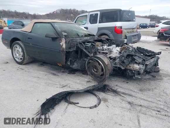 ✅ 1994 Chevrolet Corvette • VIN: 1G1YY32PXR5119898 • Lot: 41524375. Wystawiony na IAAI z przebiegiem Nie podano. Bezpłatny archiwum sprzedaży aukcyjnych z USA i szczegółowy raport historii pojazdu na DreamBid. Zdjęcie 1.