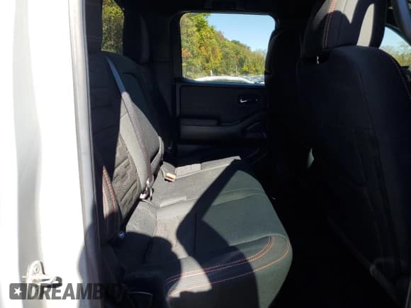 ✅ 2024 Nissan Frontier Pro-4X • VIN: 1N6ED1EK1RN644551 • Lot: 86550755. Wystawiony na Copart z przebiegiem 19 431 mil. Bezpłatny archiwum sprzedaży aukcyjnych z USA i szczegółowy raport historii pojazdu na DreamBid. Zdjęcie 10.