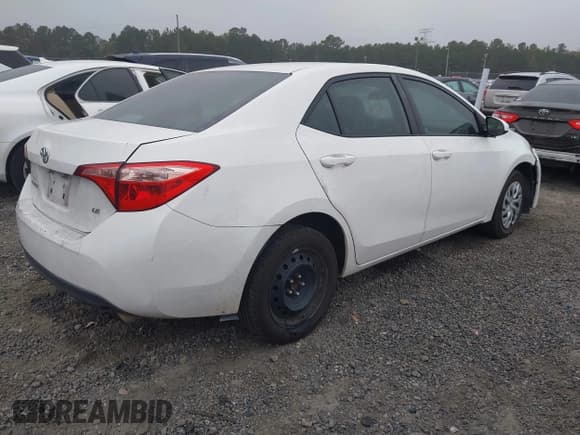 ✅ 2017 Toyota Corolla L • VIN: 5YFBURHE5HP723183 • Lot: 43550137. Wystawiony na IAAI z przebiegiem 151 473 mil. Bezpłatny archiwum sprzedaży aukcyjnych z USA i szczegółowy raport historii pojazdu na DreamBid. Zdjęcie 4.