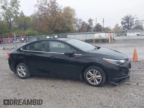✅ 2018 Chevrolet Cruze LT • VIN: 1G1BE5SM8J7234587 • Lot: 43569915. Wystawiony na IAAI z przebiegiem 72 947 mil. Bezpłatny archiwum sprzedaży aukcyjnych z USA i szczegółowy raport historii pojazdu na DreamBid. Zdjęcie 13.