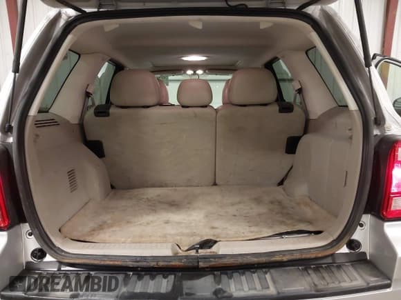 ✅ 2011 Ford Escape Hybrid • VIN: 1FMCU4K39BKB98189 • Lot: 41861185. Wystawiony na IAAI z przebiegiem 177 042 mil. Bezpłatny archiwum sprzedaży aukcyjnych z USA i szczegółowy raport historii pojazdu na DreamBid. Zdjęcie 18.