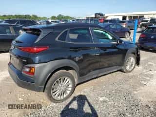 2018 Hyundai Kona SEL z VIN KM8K2CAA6JU101531, wystawiony jako Copart lot #61811773 z przebiegiem 48 690 mil mil oraz . Historia ofert i sprzedaży dostępna na DreamBid. Obrazek 3.