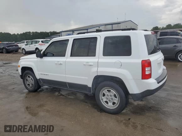 ✅ 2016 Jeep Patriot Sport • VIN: 1C4NJPBB3GD763515 • Lot: 85529555. Listed on Copart with 91,134 mi. Free auction sales archive from the USA and detailed vehicle history report at DreamBid. Image 2.