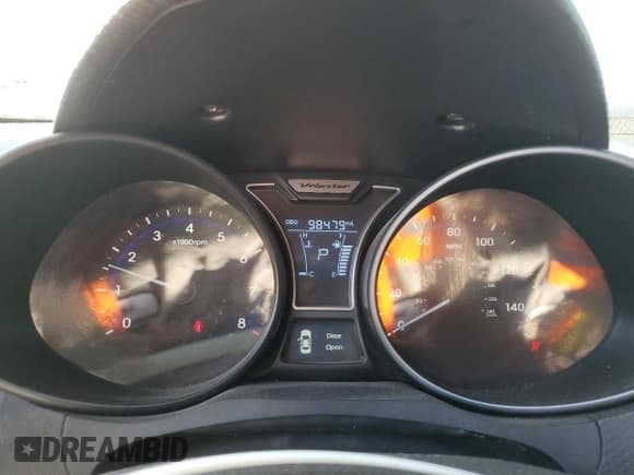 ✅ 2013 Hyundai Veloster Turbo • VIN: KMHTC6AE8DU128501 • Lot: 79056284. Wystawiony na Copart z przebiegiem 98 479 mil. Bezpłatny archiwum sprzedaży aukcyjnych z USA i szczegółowy raport historii pojazdu na DreamBid. Zdjęcie 9.